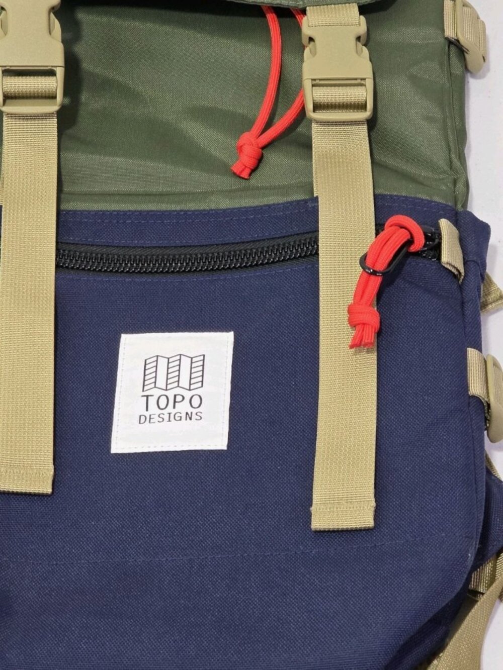 Topo Designs Rover Pack Classic Olive / Navy 20L Pack (Has a NETFLIX Logo) - Picture 3 of 9